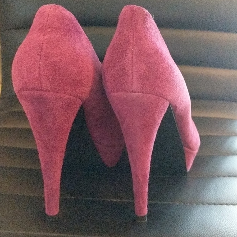 Pumps - Picture 2 of 2